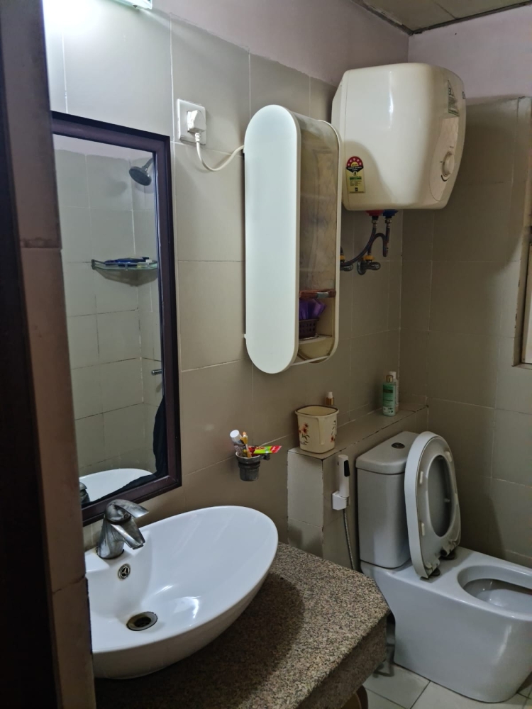 4 bhk flat for sale in New Rajput Apartment